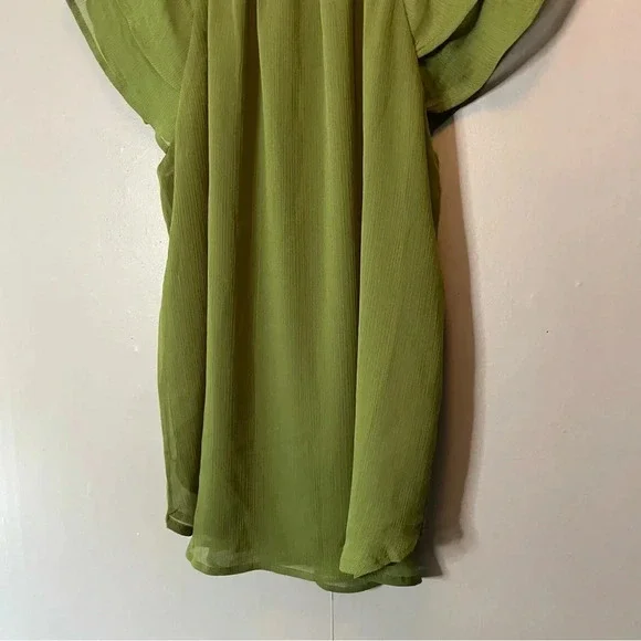 Loft green Flutter Button Tie Neck Top Size small like new - Picture 8 of 10